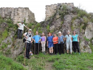 20220707-026-55-oiartzun-bc2ba-gurutze-penas-de-arkale-grupo-en-el-acceso-a-la-fortaleza-de-beloagab